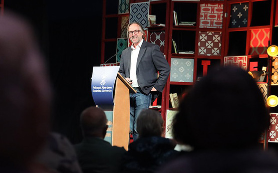 Professor Daniel G. Williams delivers the Memorial Lecture in the Babell Lên in 2024