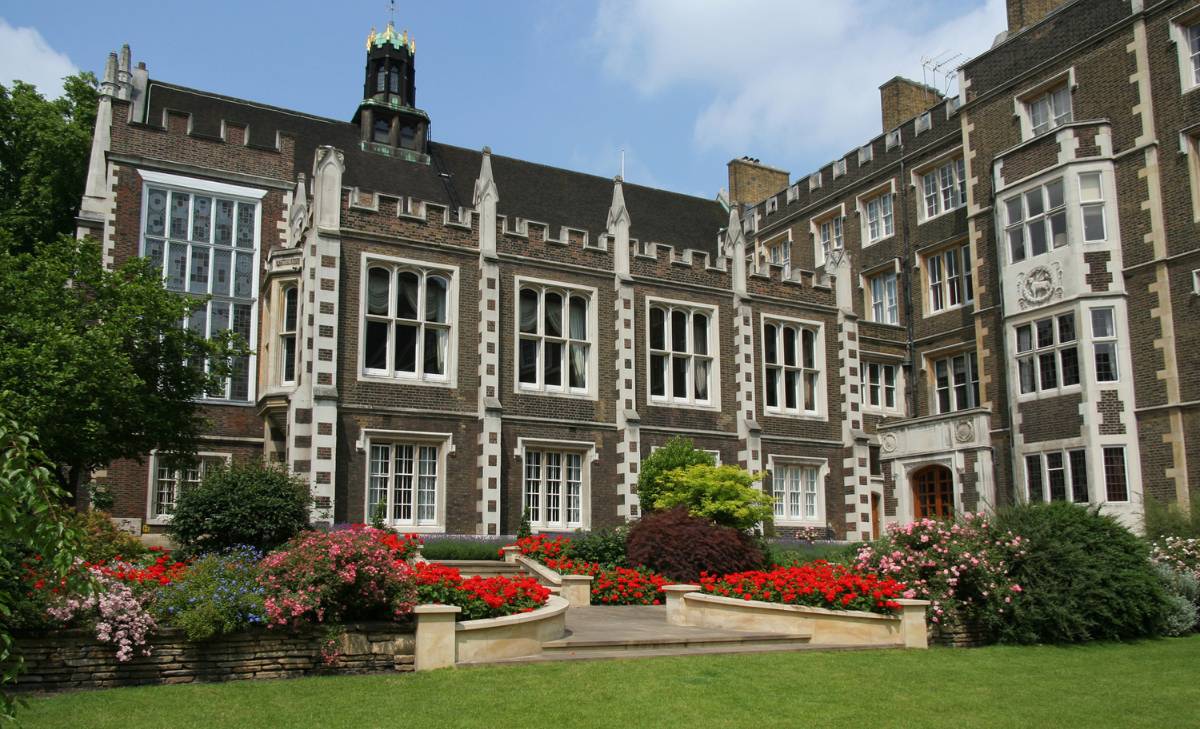 Image of the outside of Middle Temple Hall in London