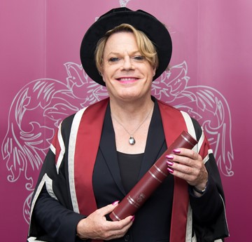 Eddie Izzard graduating