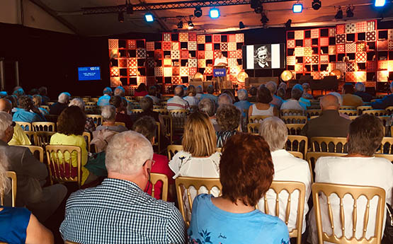 Delwedd o'r Babell Lên yn Eisteddfod Genedlaethol Conwy 2019