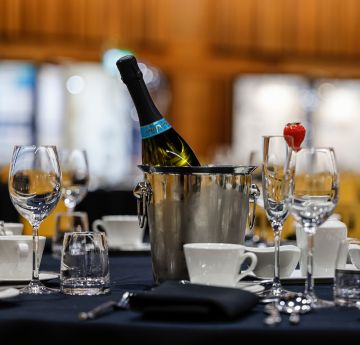 Cinio Aduniad yn Abaty Singleton