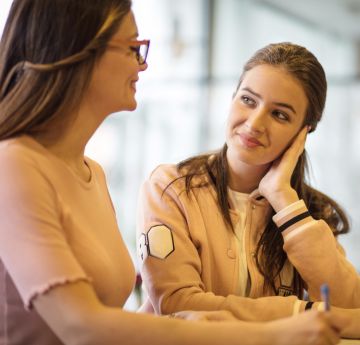 2 Students chatting