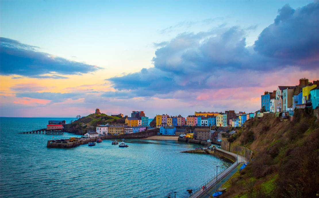 Image of wales seaside town and blue water