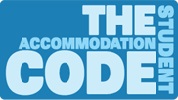 Logo UUK Glas gyda'r testung 'The Accommodation Code'