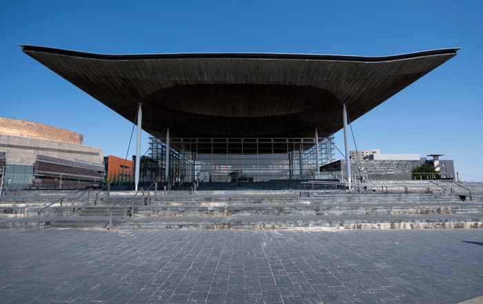 Y Senedd, Bae Caerdydd