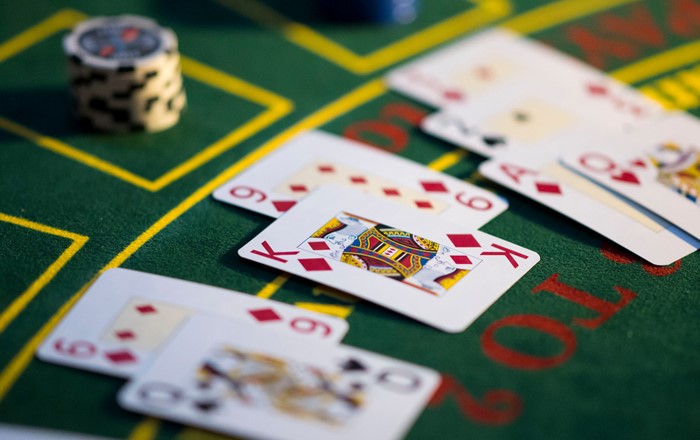 poker table