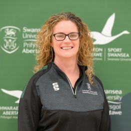 SHANA THOMAS, RHEOLWR Y RHAGLEN YMGYSYLLTU