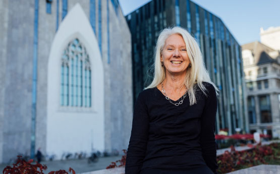 Yr Athro Lori Beaman