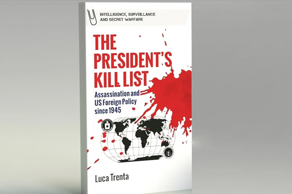 Delwedd o'r llyfr 'The President's Kill List'