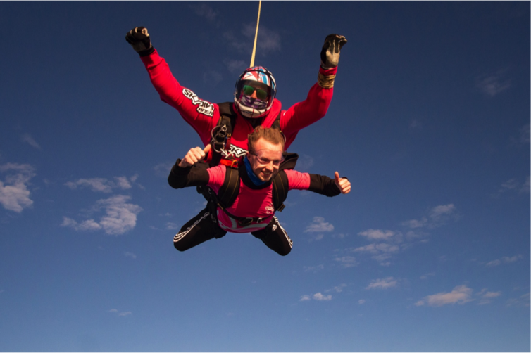 Skydiving men