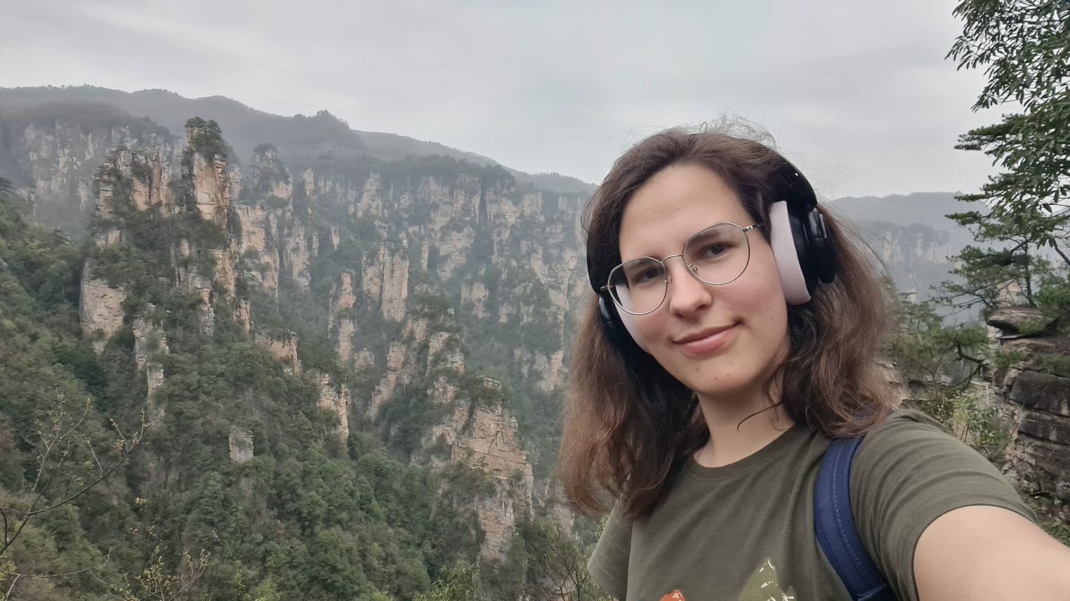 Emilija infront of Hong Kong landscape 