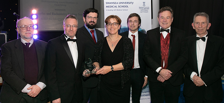 Gen Bio Team Recieve Outstanding Contribution to Teaching Award