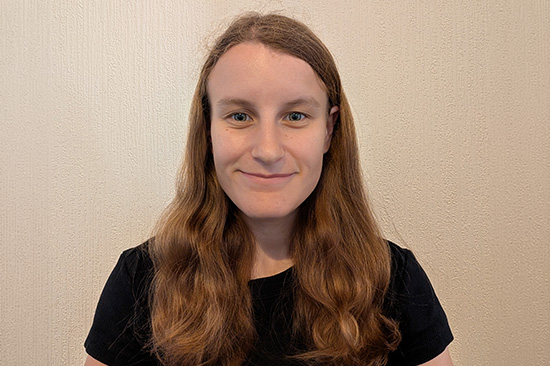 A headshot of Zoe.