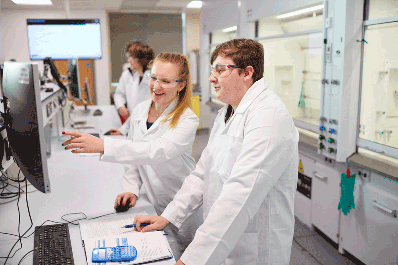 Chemical engineering students in lab