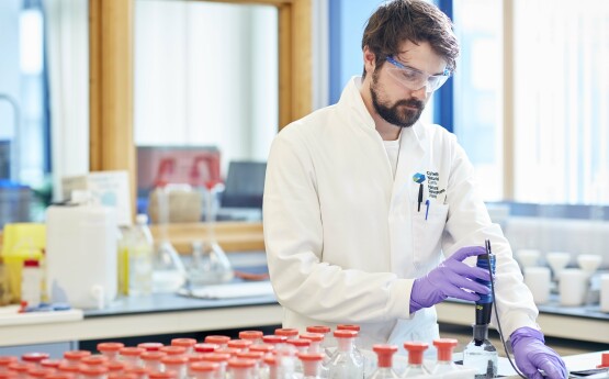 Medicine student working in a lab