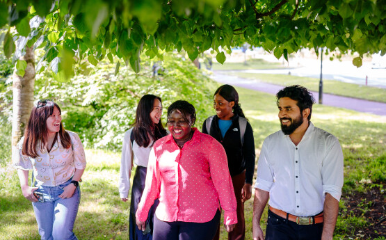 Students walking together on Campus