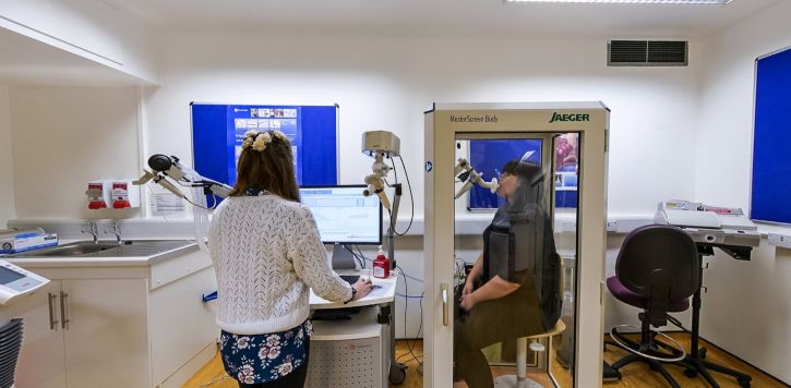 Respiratory physiology testing room with lung function equipment
